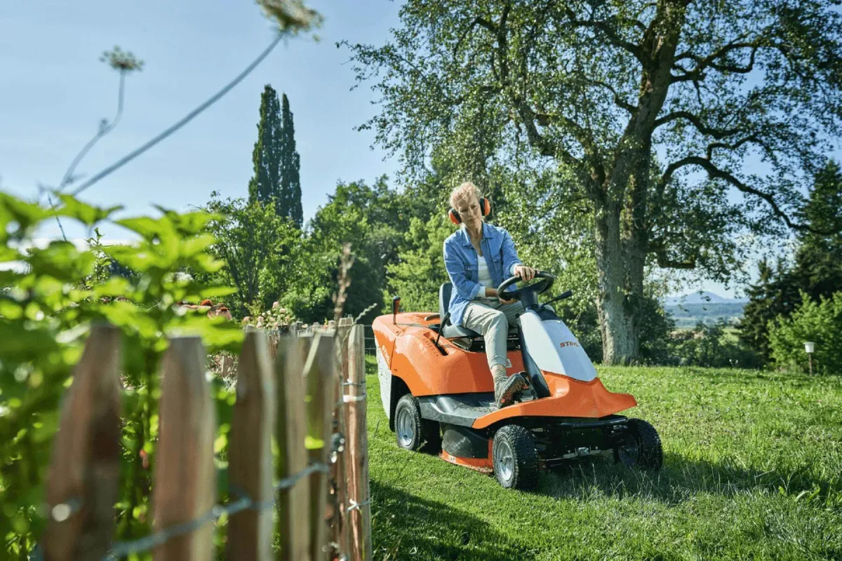tractor de tuns gazon Stihl 6